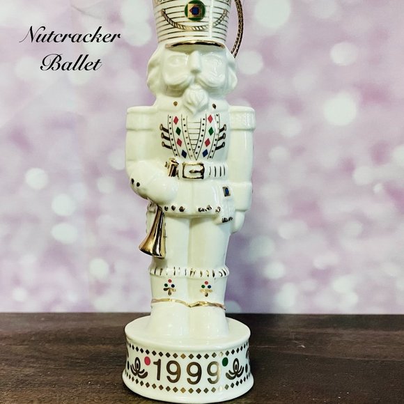 Lenox Nutcracker ornament, gold trim, red and green accents - Picture 4 of 14